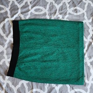 Emerald green lacey ALFANI pencil skirt size 12P